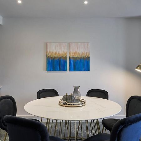 Chic N Bright 3Bd Apt With Hilton View เอเธนส์ ภายนอก รูปภาพ