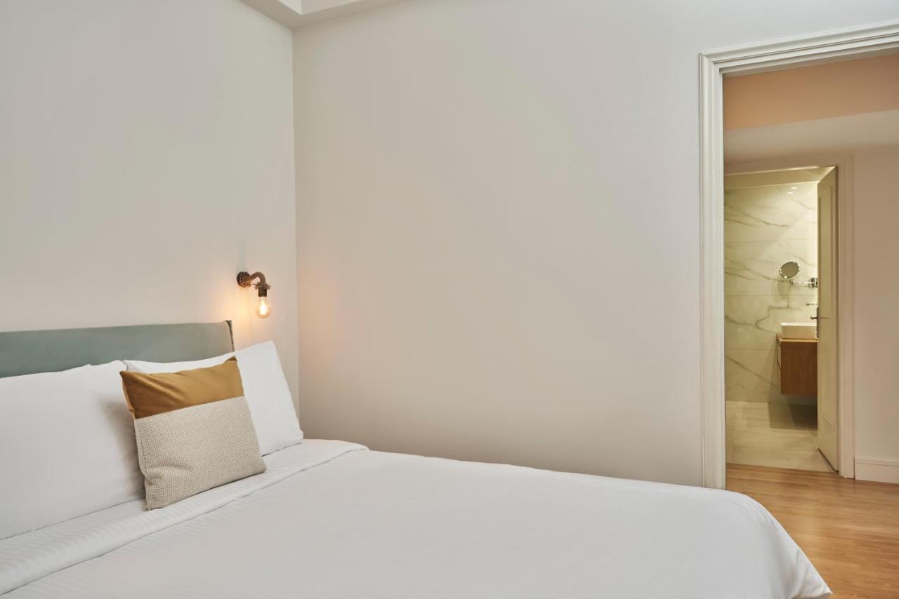 Chic N Bright 3Bd Apt With Hilton View เอเธนส์ ภายนอก รูปภาพ